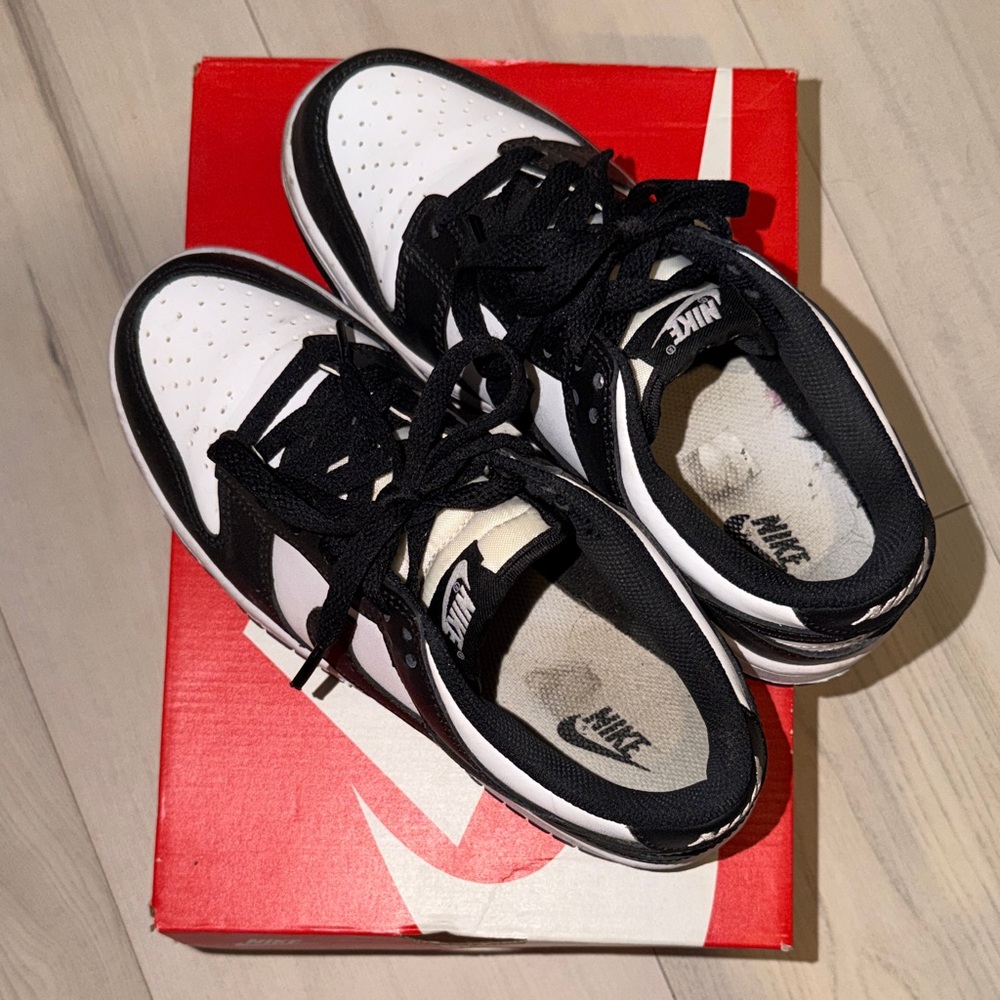 Nike Panda Dunks 👟